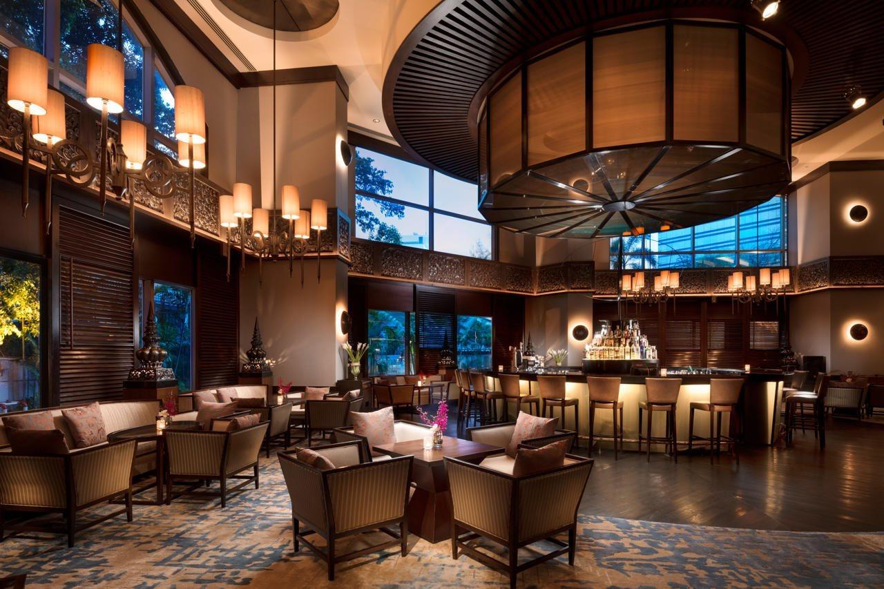 Doubletree By Hilton Bangkok Ploenchit Hotel Екстериор снимка
