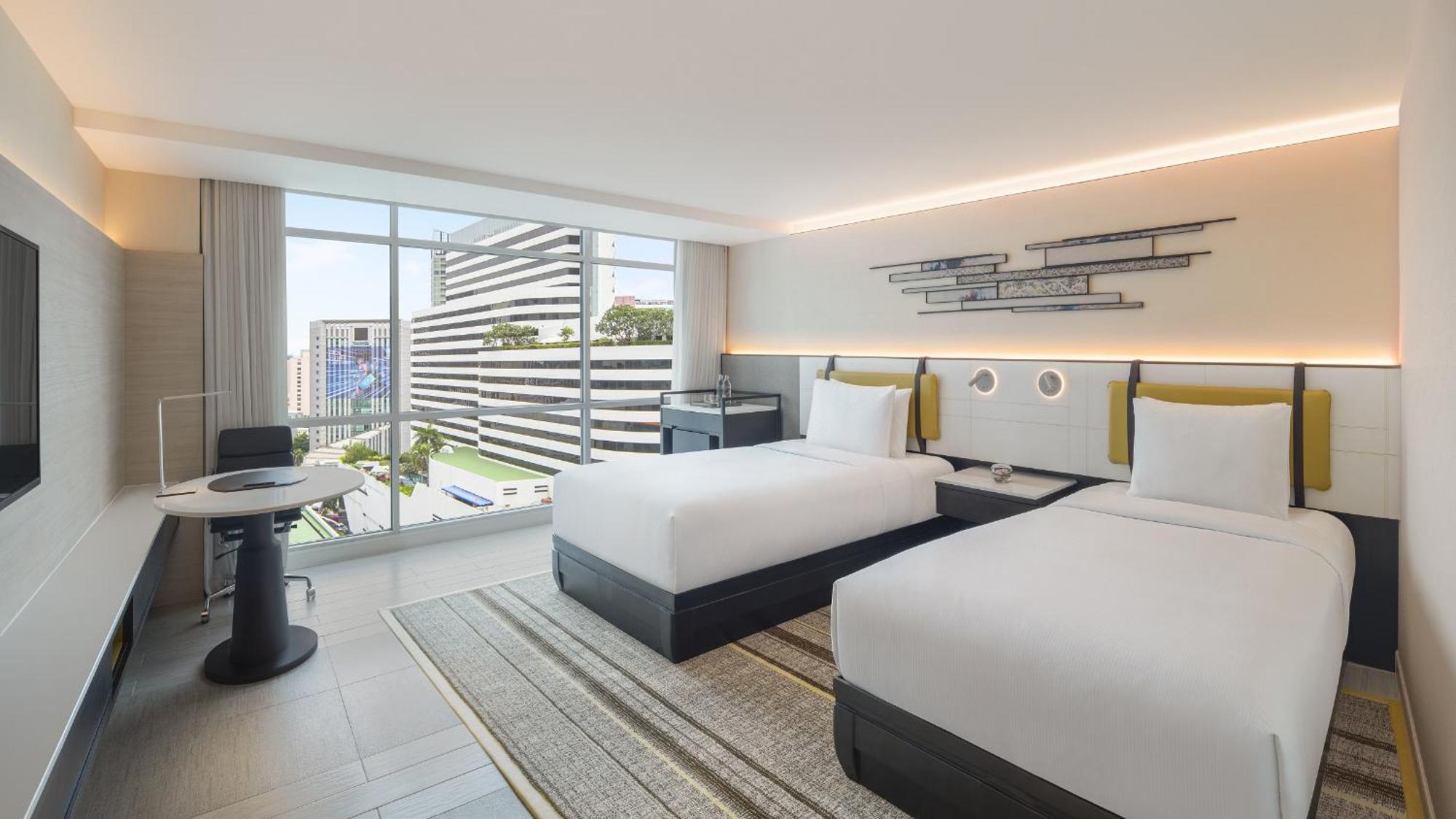 Doubletree By Hilton Bangkok Ploenchit Hotel Екстериор снимка